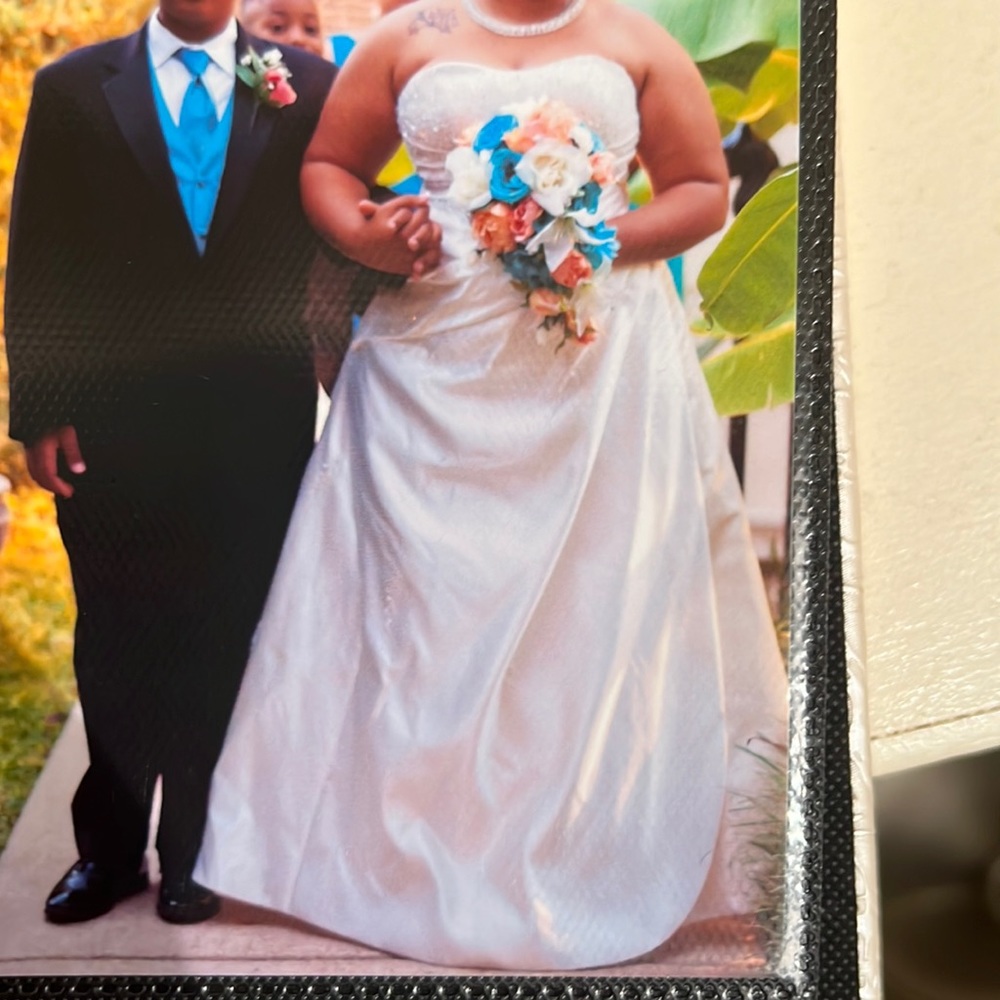 Womens Size 16 Wedding Dress
